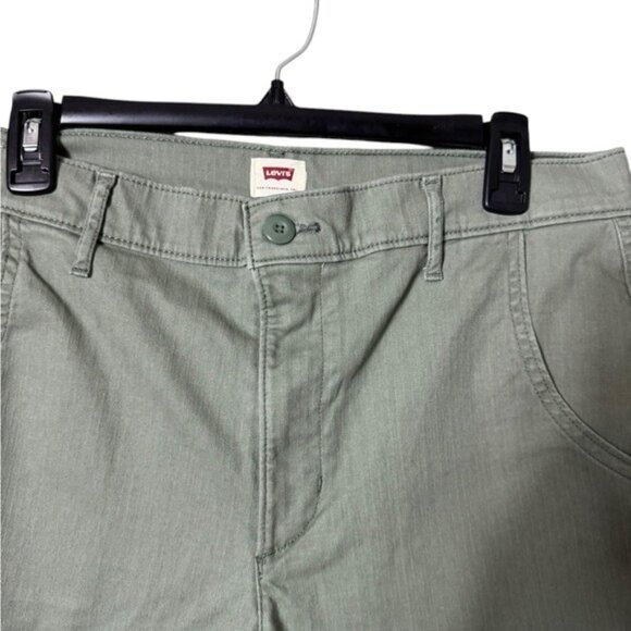 Levi’s Women’s Bermuda Shorts Size 30 Festival Hi-Rise Army Green Classic Modest - Picture 4 of 12